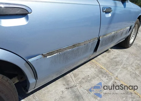 1998 Mercury Grand Marquis z USA, uszkodzony, nr VIN 2MEFM75WXWX602515